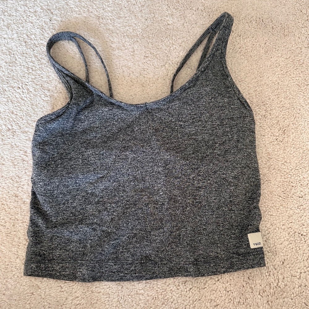 Vuori women’s halo crop top